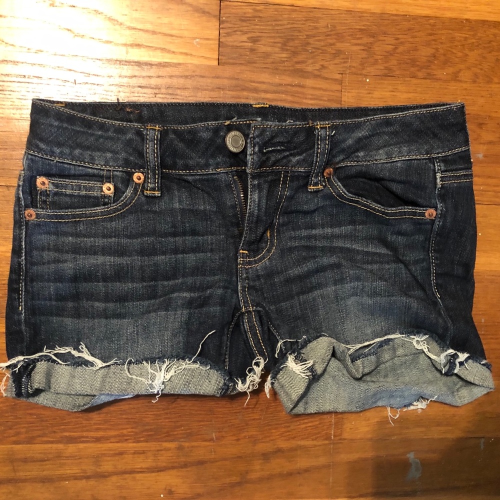 American Eagle size 2 distressed jean shorts